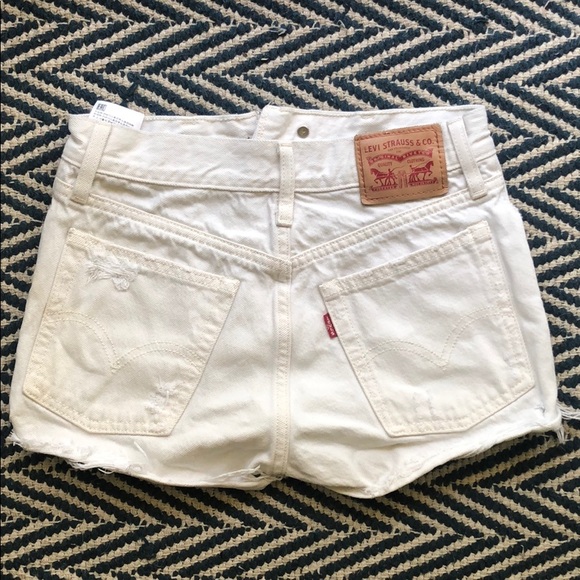 Levi shorts - Picture 2 of 2